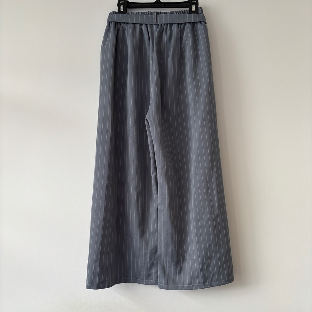 Gray white Pinstripe Wide-Leg elastic waistband Pants with strap Belt size S - Picture 3 of 6